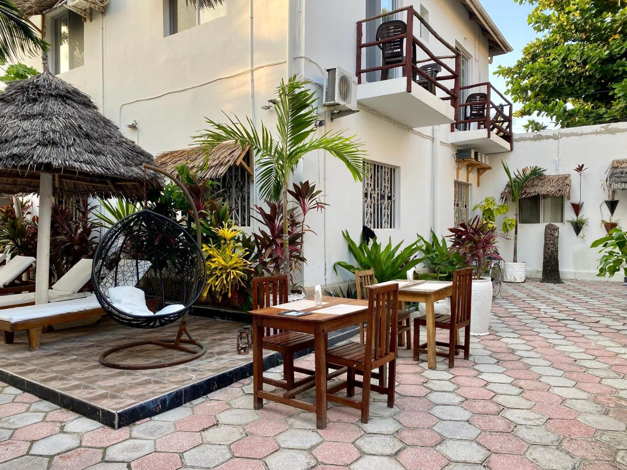 Cezere The Palm Hotel Paje Exterior photo