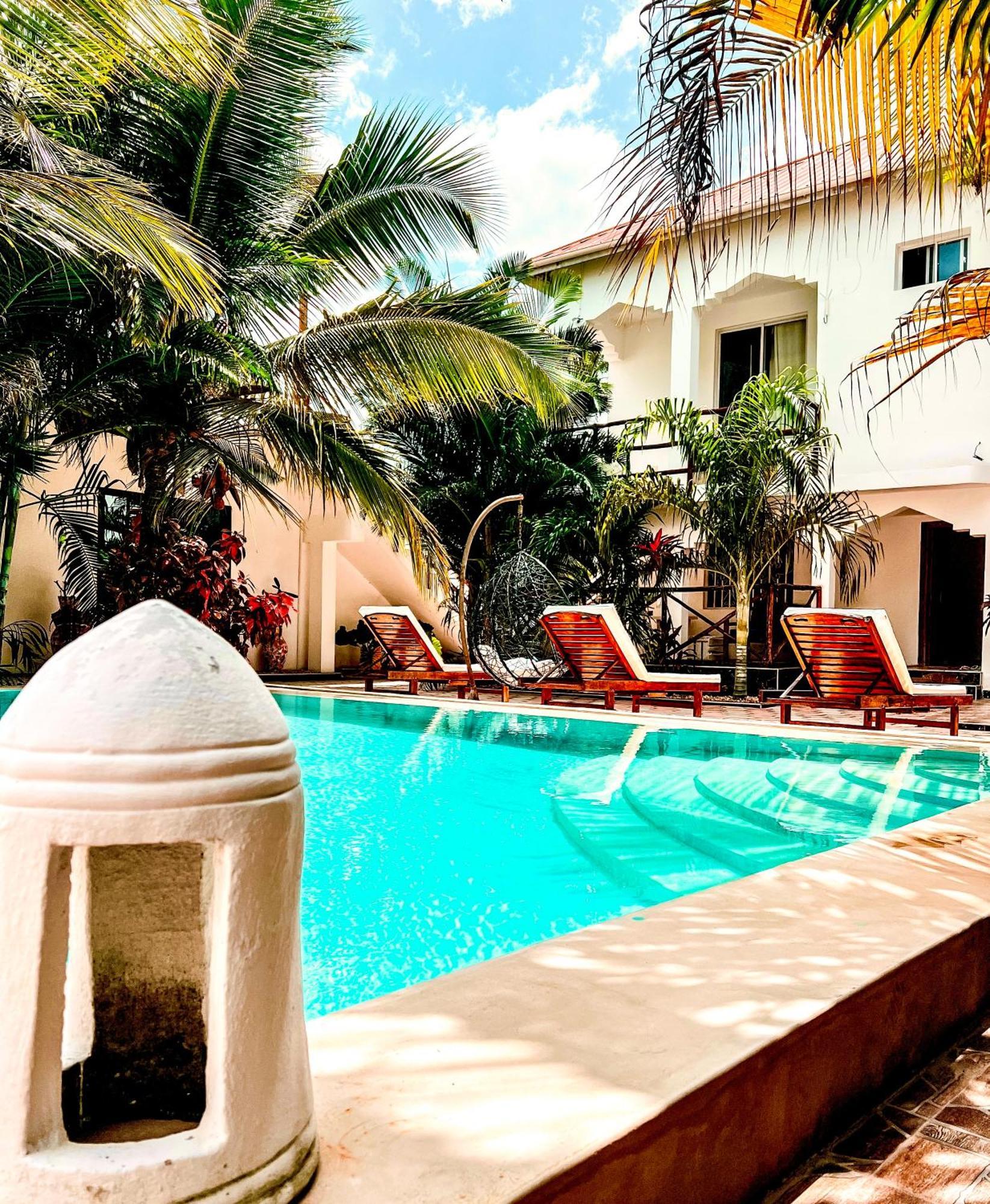 Cezere The Palm Hotel Paje Exterior photo