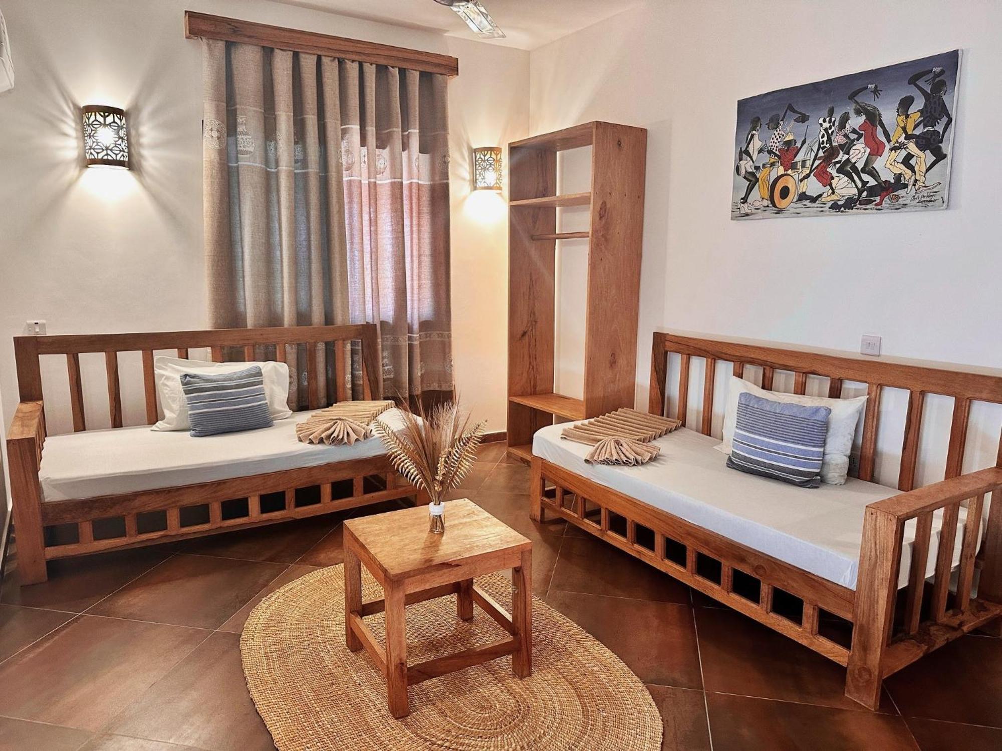 Cezere The Palm Hotel Paje Exterior photo